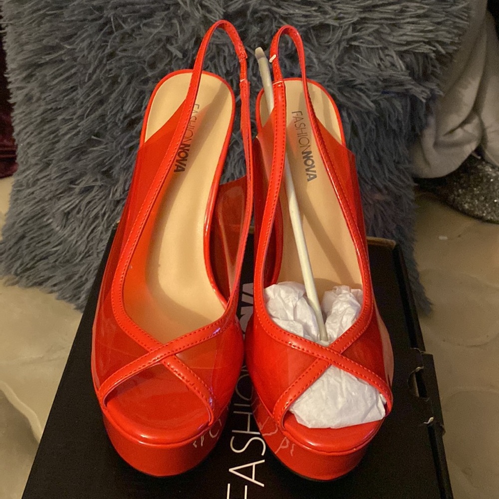 KNOCKOUT HEELS